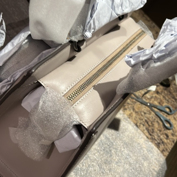 Coach Zoe Carryall - Picture 8 of 14